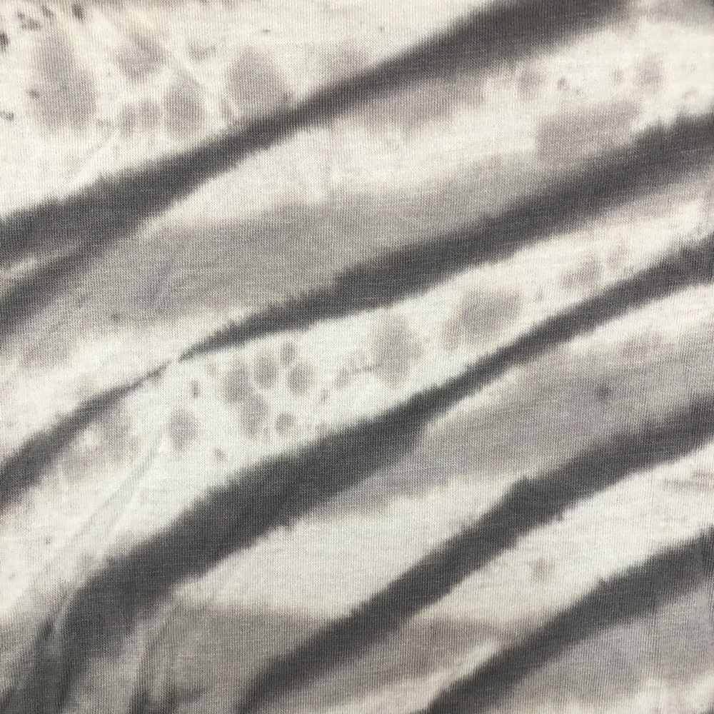 Soft Surrounding  faux front wrap tee shirt in soft gray white animal print - Picture 4 of 8